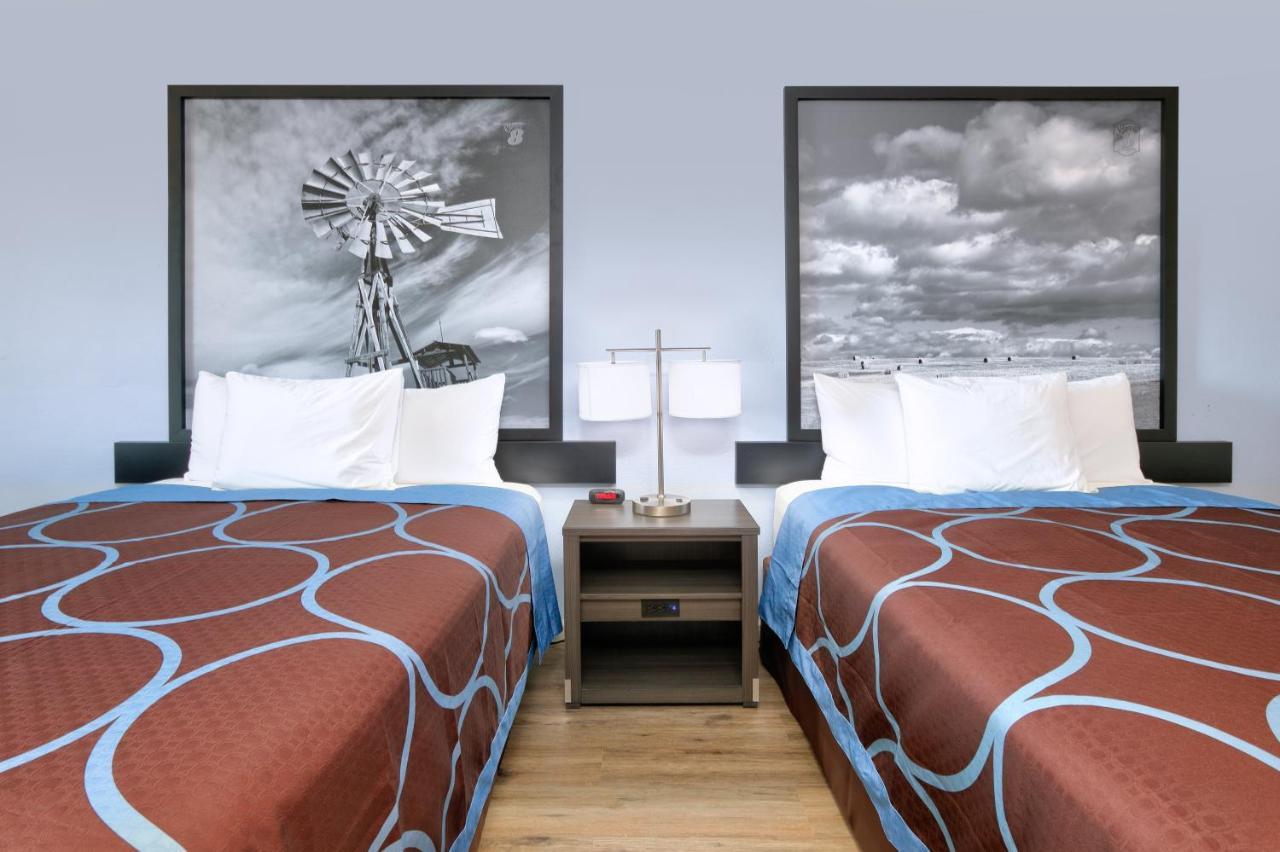 فندق Super 8 By Wyndham Victoria - South - Hwy 59 المظهر الخارجي الصورة