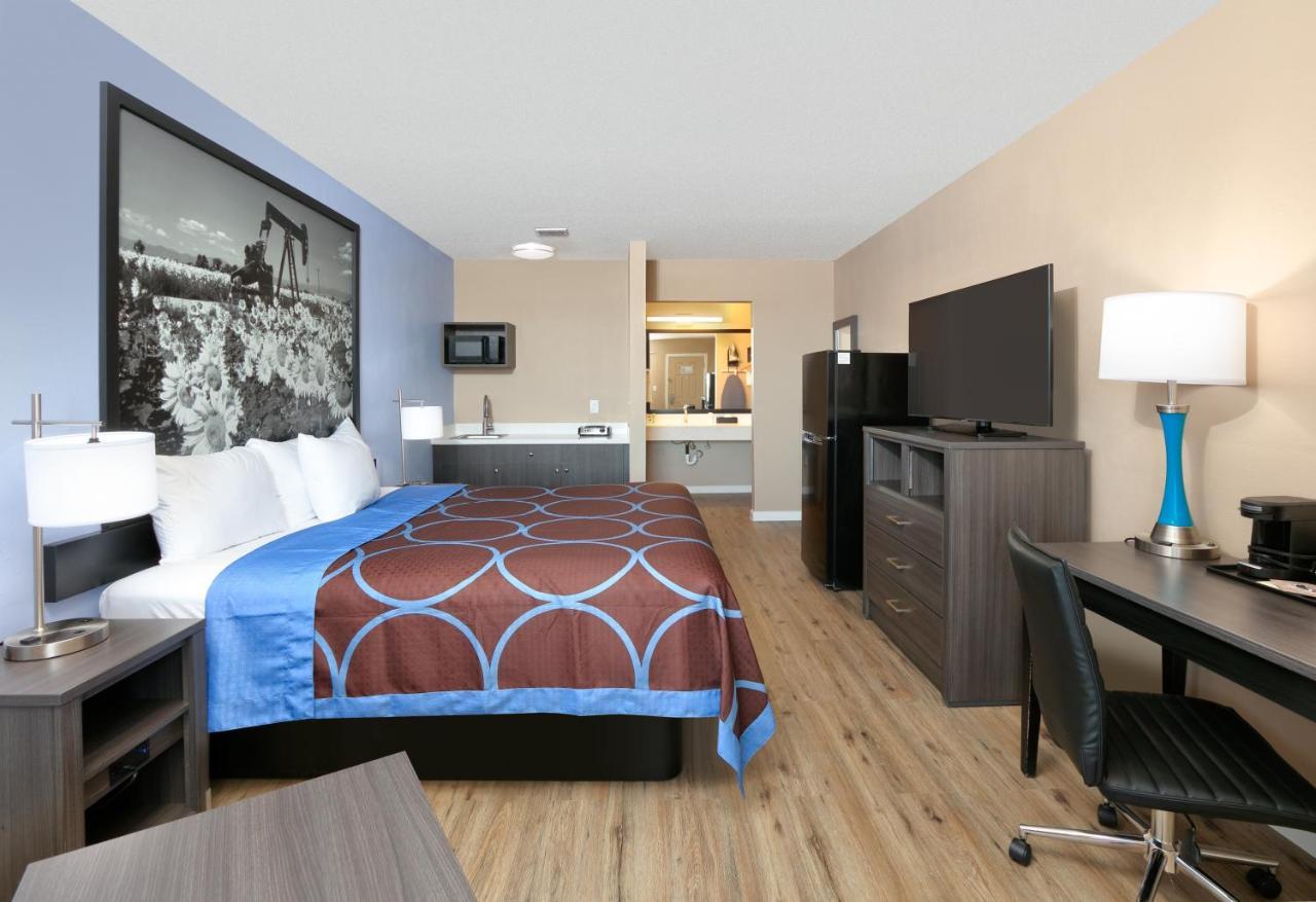 فندق Super 8 By Wyndham Victoria - South - Hwy 59 المظهر الخارجي الصورة