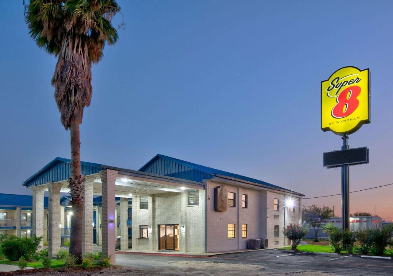 فندق Super 8 By Wyndham Victoria - South - Hwy 59 المظهر الخارجي الصورة