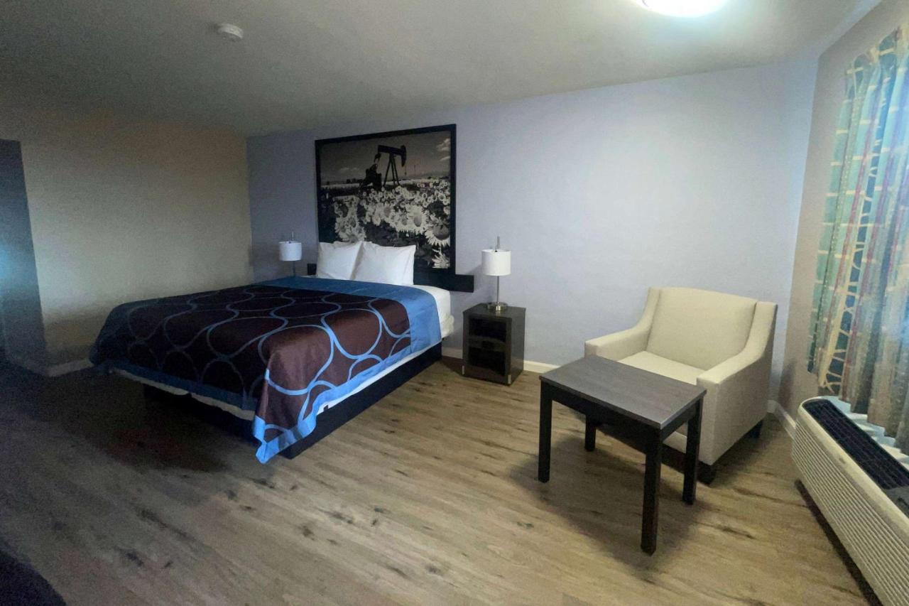 فندق Super 8 By Wyndham Victoria - South - Hwy 59 المظهر الخارجي الصورة