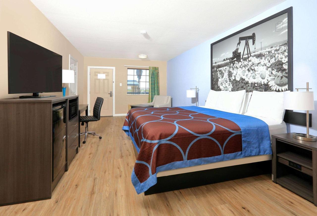 فندق Super 8 By Wyndham Victoria - South - Hwy 59 المظهر الخارجي الصورة